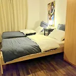 Frisch Renovierte Zwei Zimmer Naehe Hauptbahnhof Und Universitaet